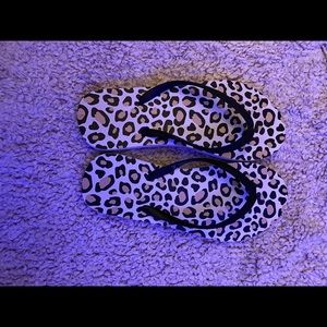 flip flops cheetah print